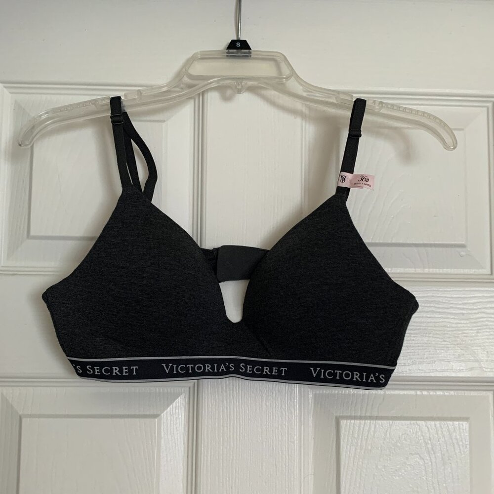 NWT. VS Bra. Size 36B